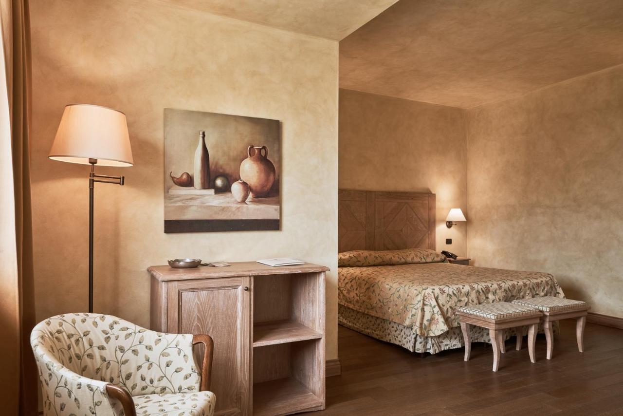Borgo Lanciano Hotel Castelraimondo Exterior photo