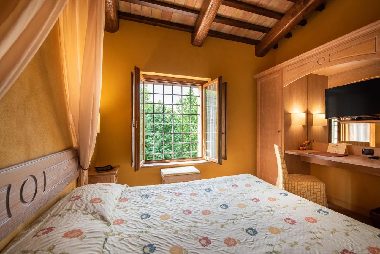 Borgo Lanciano Hotel Castelraimondo Exterior photo