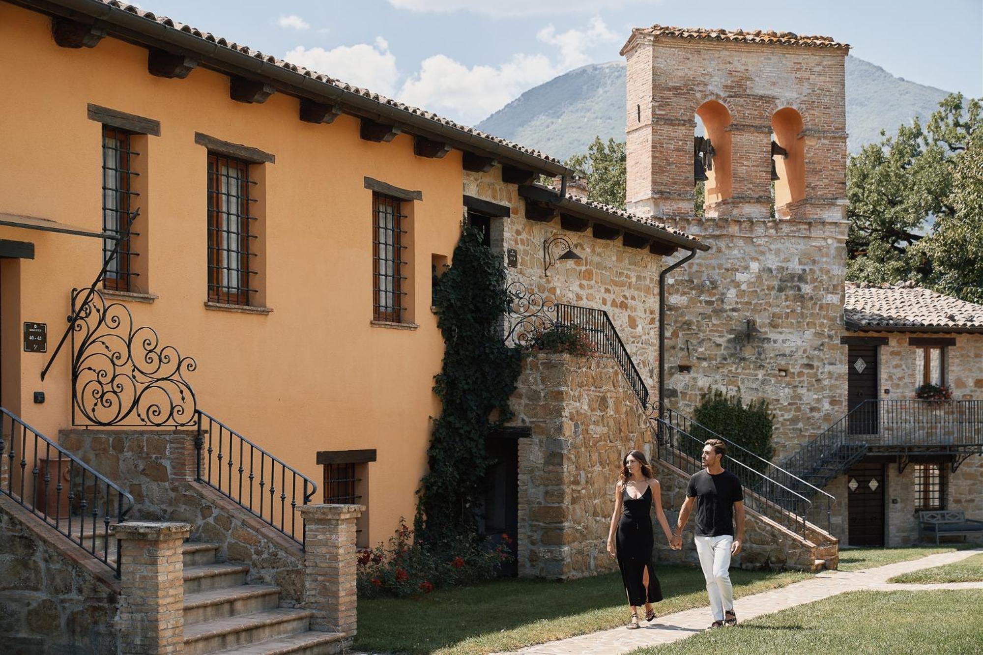 Borgo Lanciano Hotel Castelraimondo Exterior photo