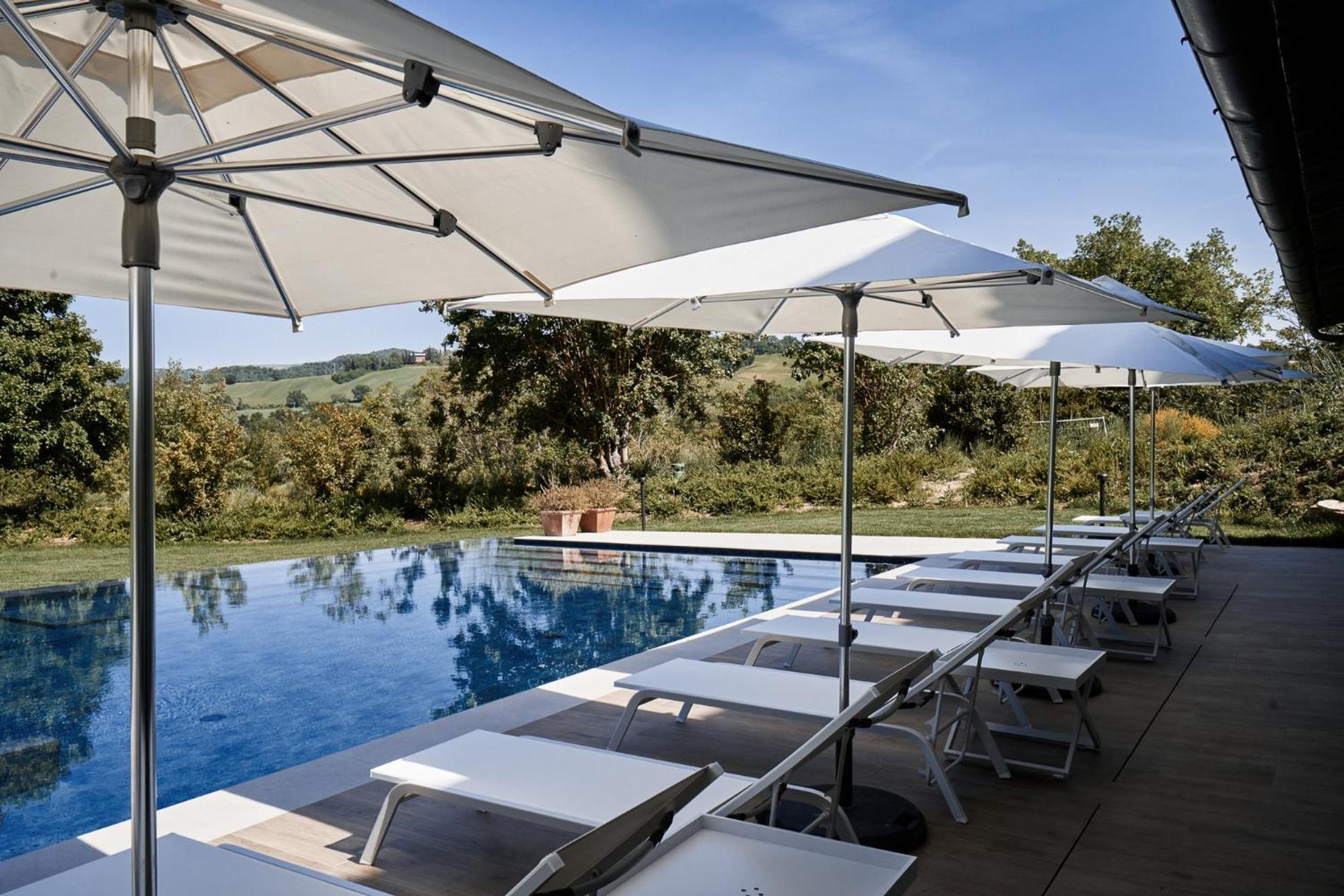 Borgo Lanciano Hotel Castelraimondo Exterior photo