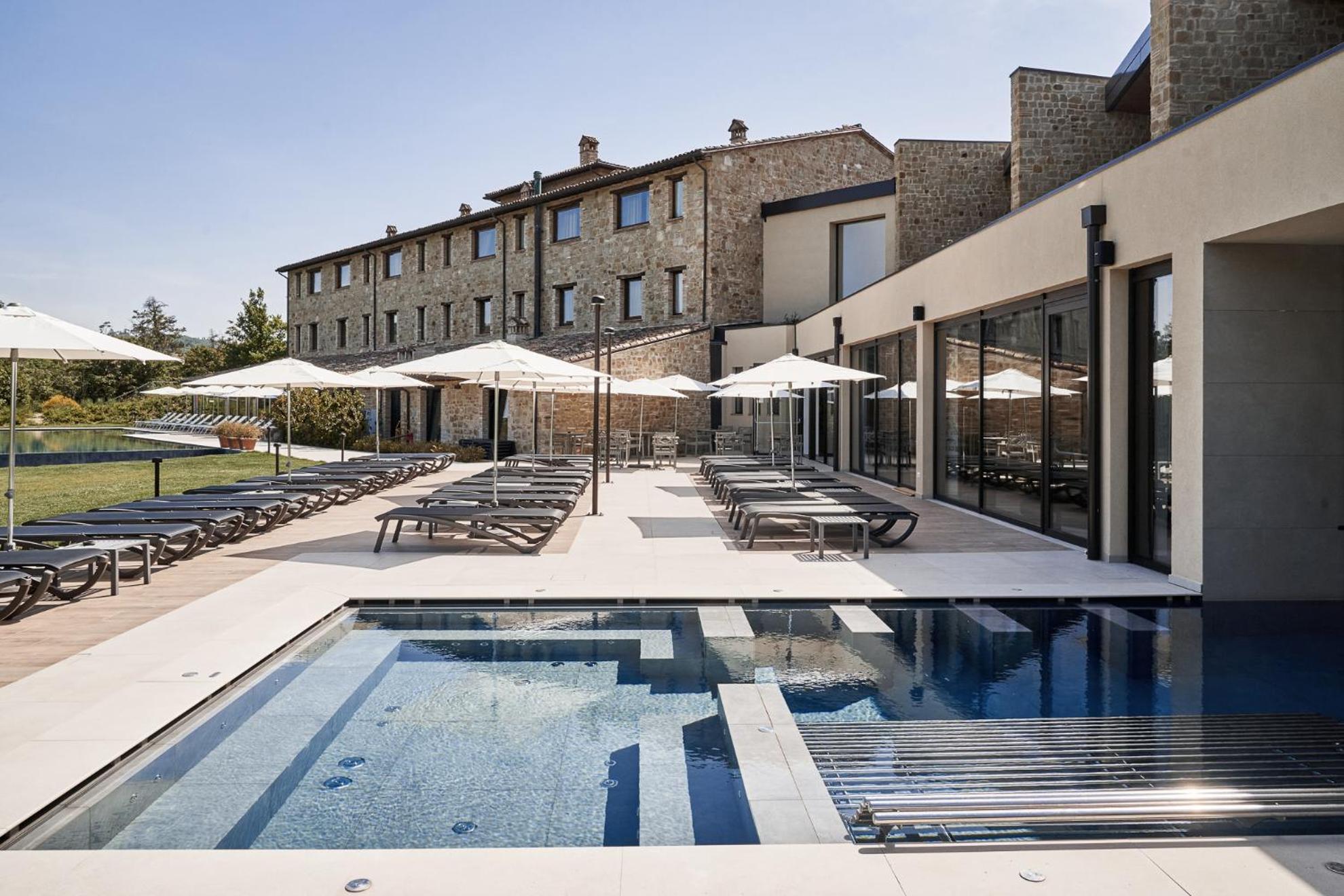 Borgo Lanciano Hotel Castelraimondo Exterior photo