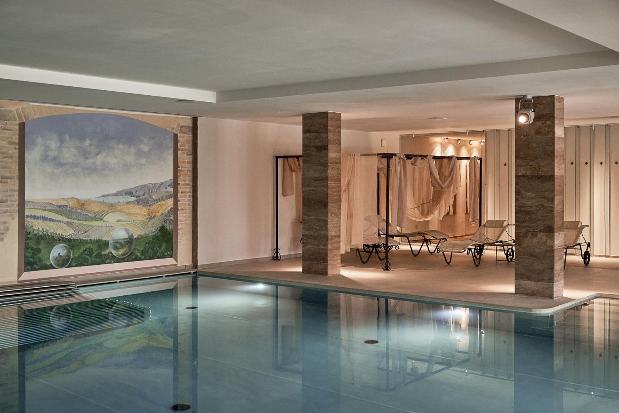Borgo Lanciano Hotel Castelraimondo Exterior photo