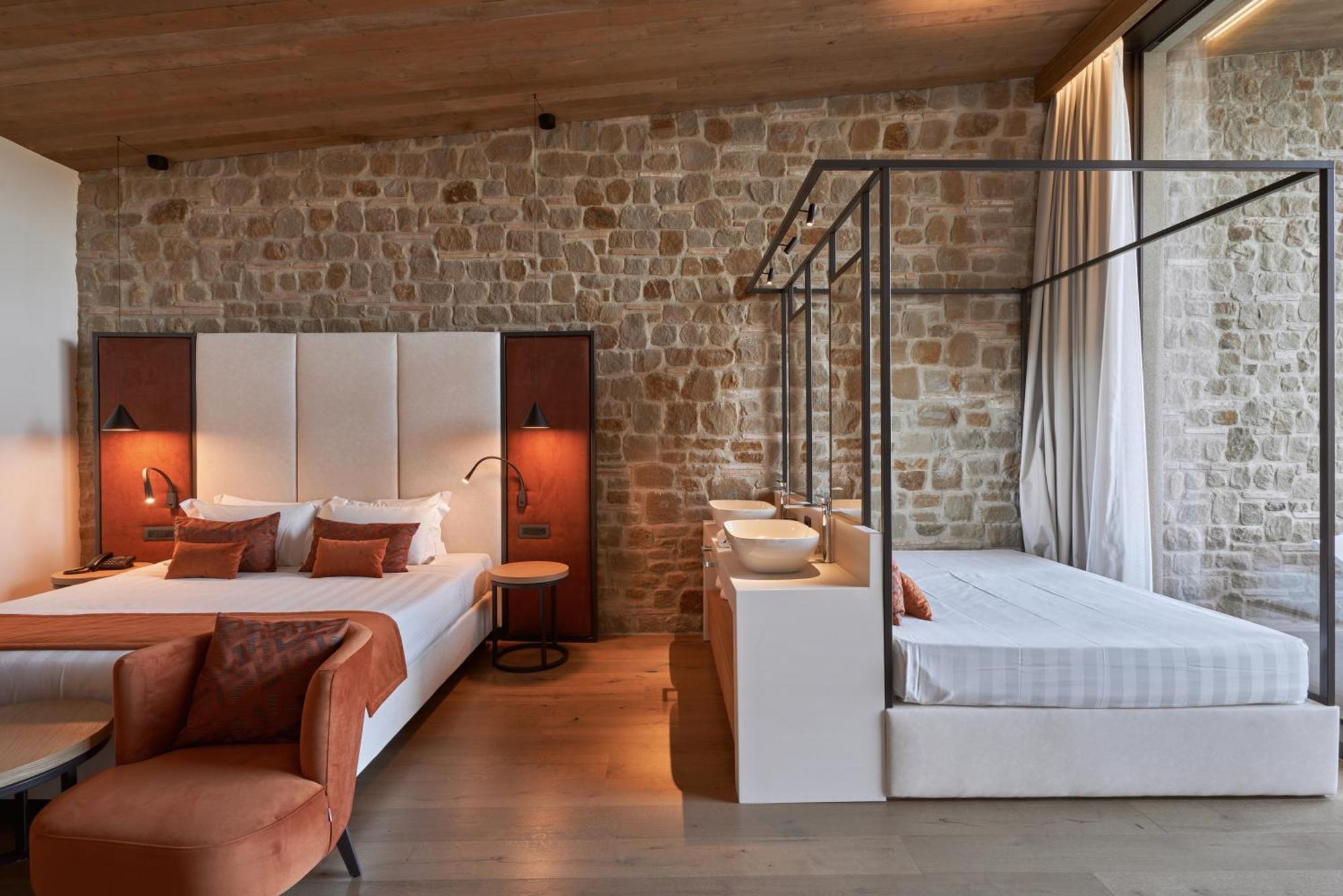Borgo Lanciano Hotel Castelraimondo Exterior photo