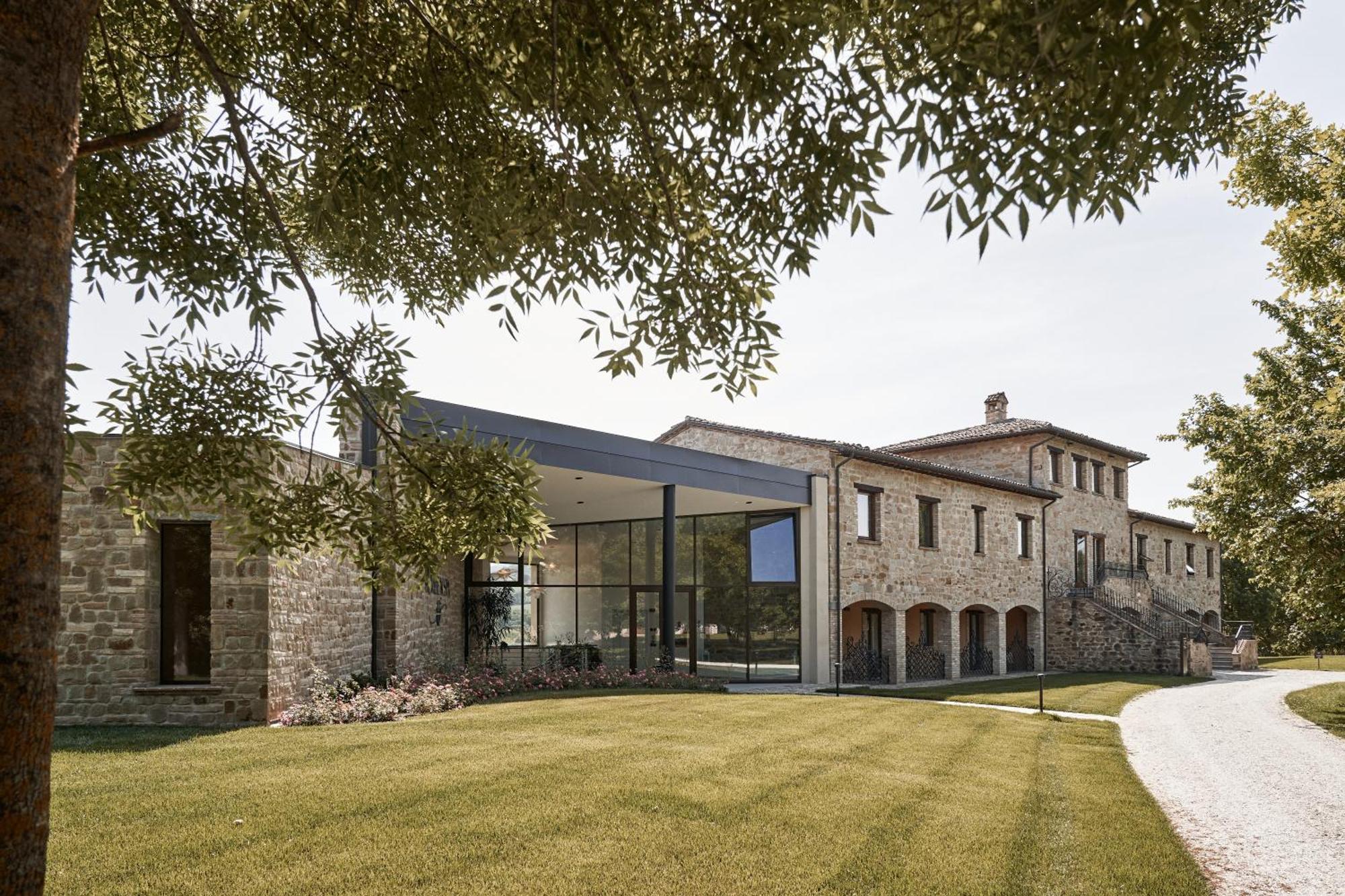 Borgo Lanciano Hotel Castelraimondo Exterior photo