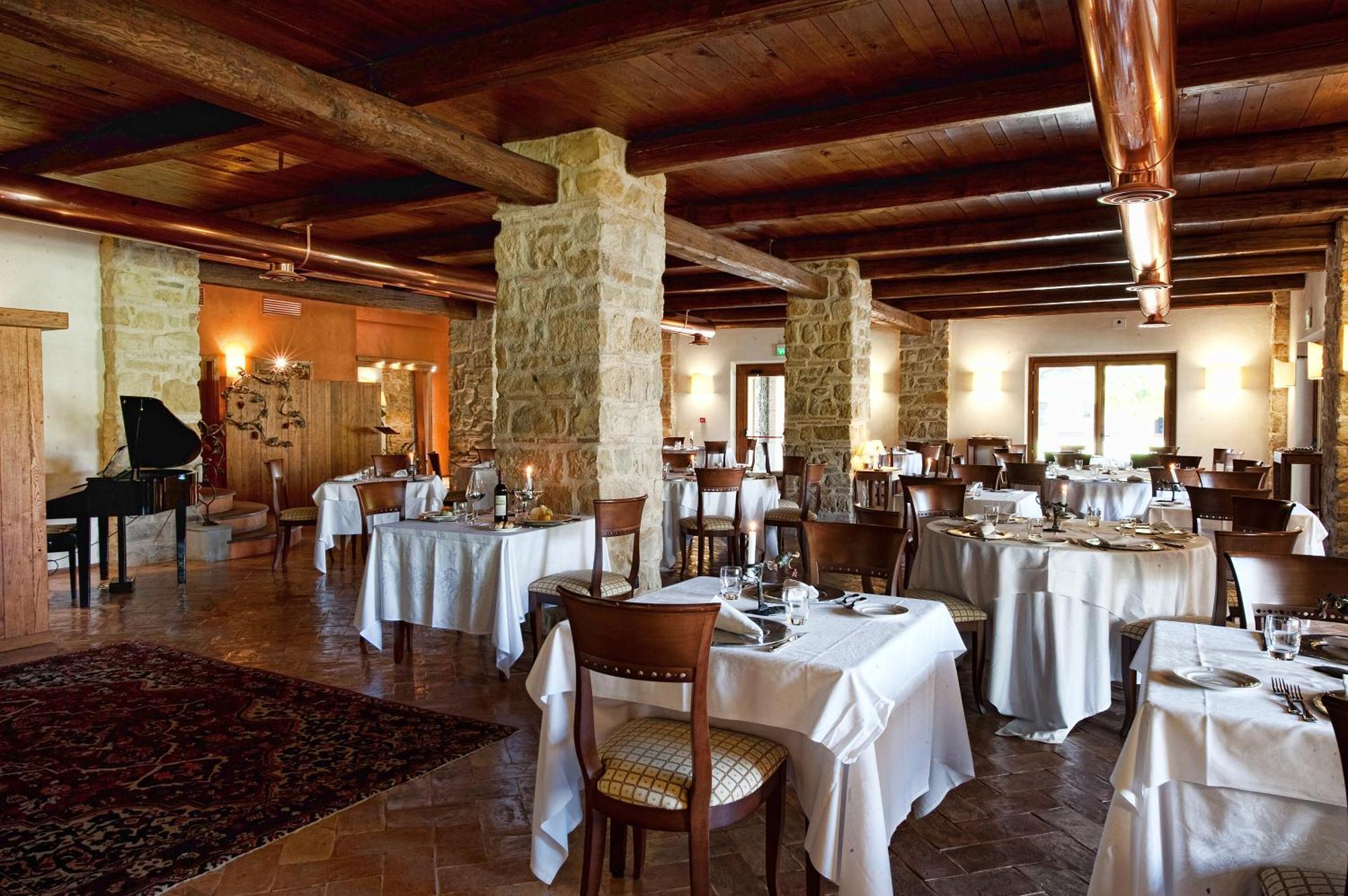Borgo Lanciano Hotel Castelraimondo Exterior photo