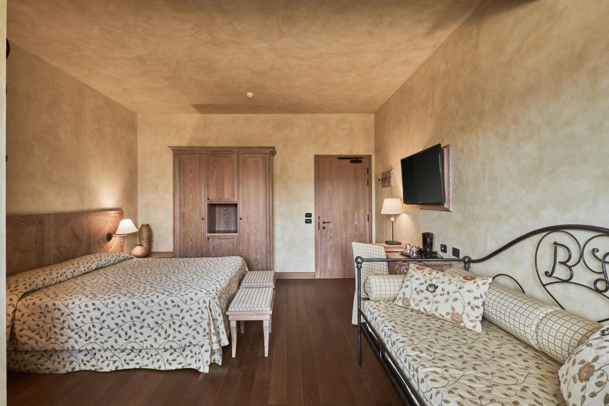 Borgo Lanciano Hotel Castelraimondo Exterior photo