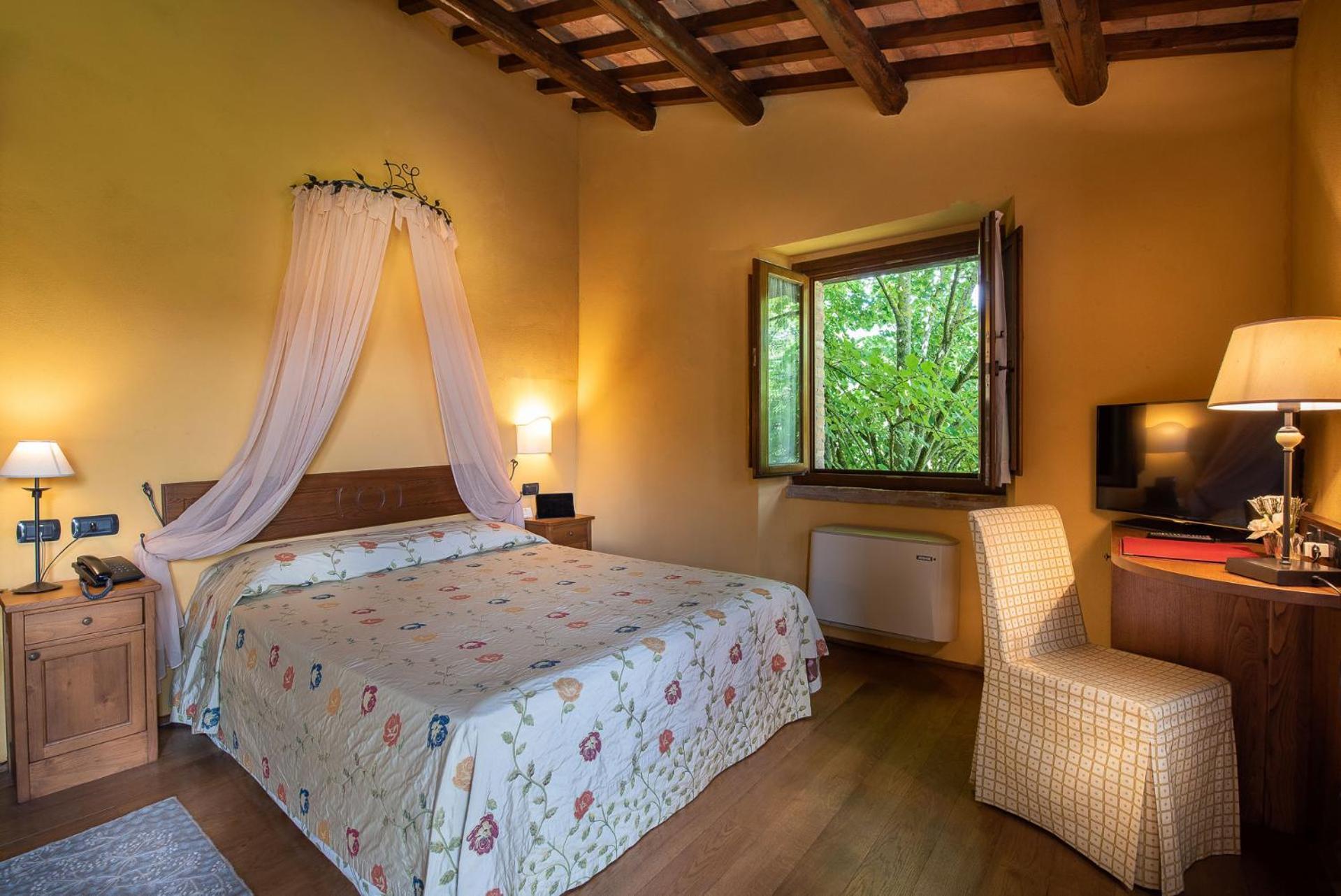 Borgo Lanciano Hotel Castelraimondo Exterior photo